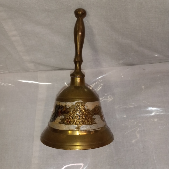 ✅Solid Brass Vintage Dinner Bell Ornament with 3D Etchings RARE - Picture 4 of 6